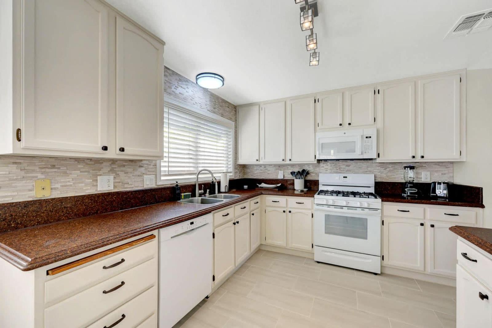 Bright Fun Spacious Home With Pool Las Vegas Eksteriør billede